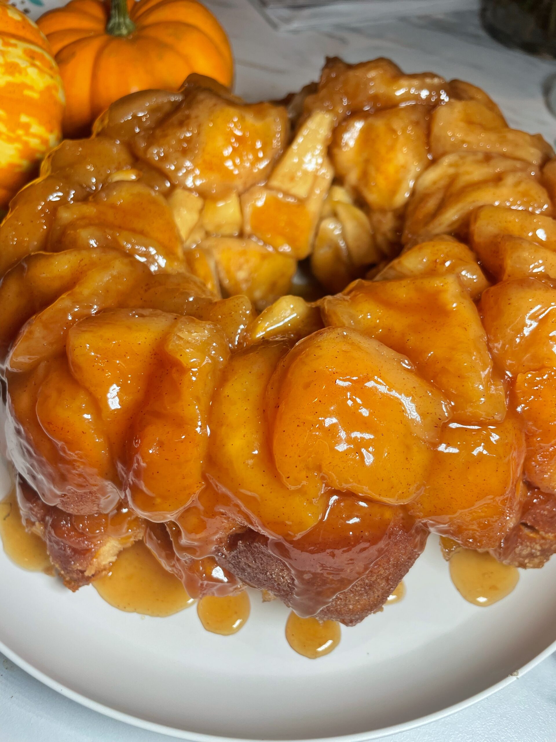 Spiced Apple Pie Monkey Bread